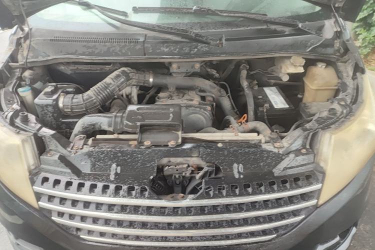 Used JAC Group Refine M5 2013 2.0T Gasoline Automatic Business Edition Engine Bay