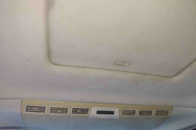 Used JAC Group Refine M5 2013 2.0T Gasoline Automatic Business Edition Headliner