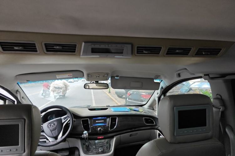 Used JAC Group Refine M5 2013 2.0T Gasoline Automatic Business Edition Headliner