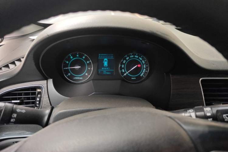 Used JAC Group Refine M5 2013 2.0T Gasoline Automatic Business Edition Instrument Cluster