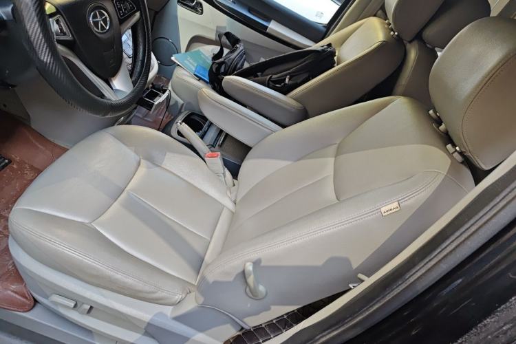 Used JAC Group Refine M5 2013 2.0T Gasoline Automatic Business Edition Left Front Seat