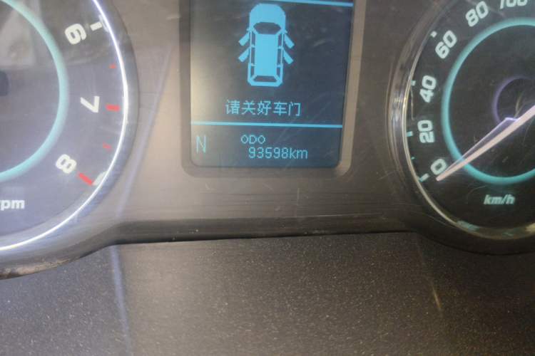 Used JAC Group Refine M5 2013 2.0T Gasoline Automatic Business Edition Odometer Close Up