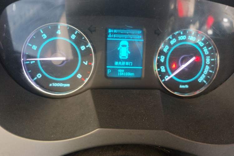 Used JAC Group Refine M5 2013 2.0T Gasoline Automatic Business Edition Odometer Close Up
