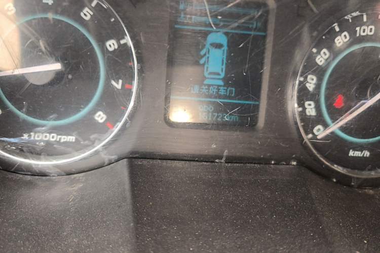 Used JAC Group Refine M5 2013 2.0T Gasoline Automatic Business Edition Odometer Close Up