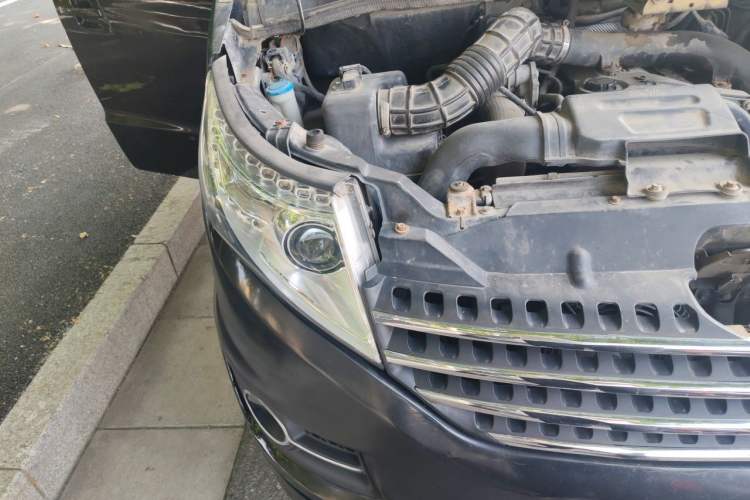 Used JAC Group Refine M5 2013 2.0T Gasoline Manual Business Edition Right Front Headlight