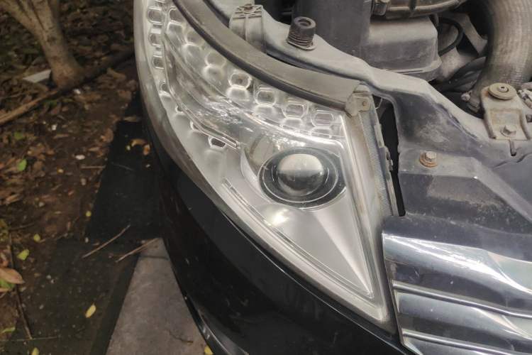Used JAC Group Refine M5 2013 2.0T Gasoline Automatic Business Edition Right Front Headlight