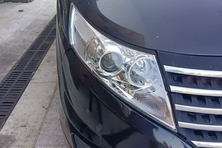 Used JAC Group Refine M5 2013 2.0T Gasoline Automatic Business Edition Right Front Headlight