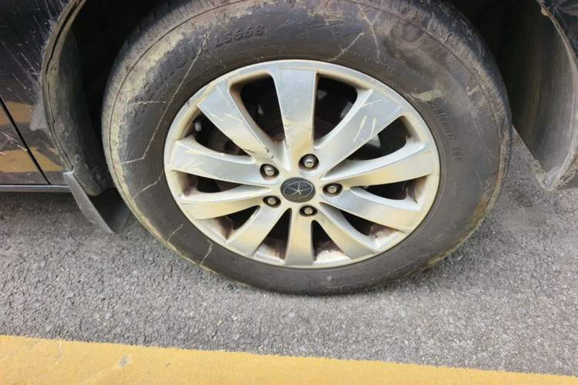 Used JAC Group Refine M5 2013 2.0T Gasoline Manual Business Edition Right Front Wheel Hub