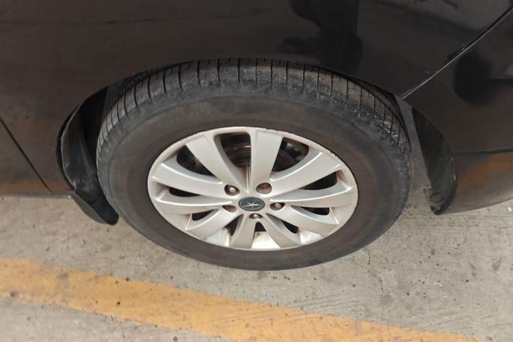 Used JAC Group Refine M5 2013 2.0T Gasoline Automatic Business Edition Right Front Wheel Hub