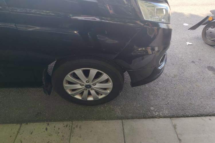 Used JAC Group Refine M5 2013 2.0T Gasoline Manual Business Edition Right Front Wheel Hub