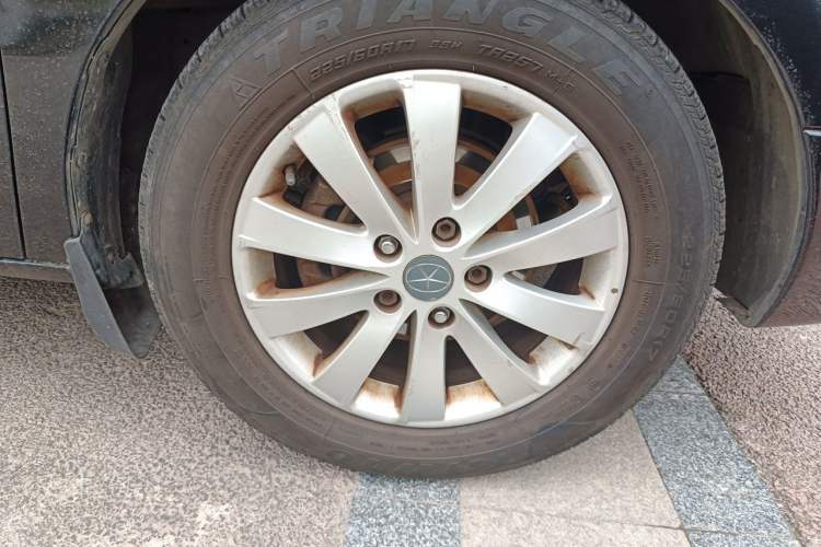 Used JAC Group Refine M5 2013 2.0T Gasoline Manual Business Edition Right Front Wheel Hub