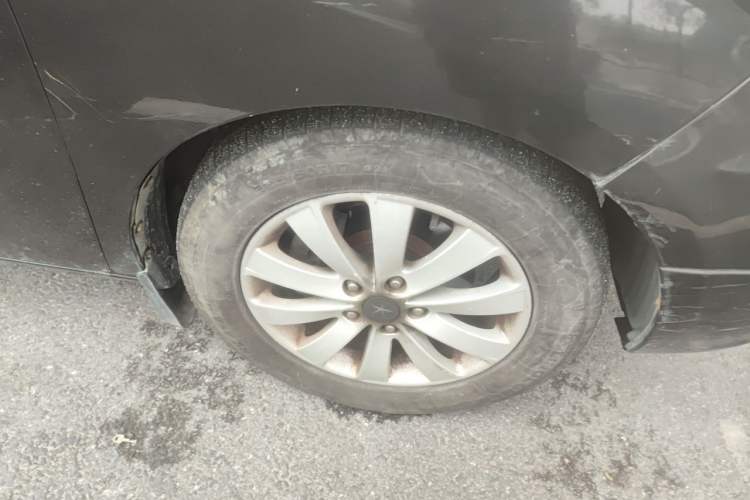 Used JAC Group Refine M5 2013 2.0T Gasoline Automatic Business Edition Right Front Wheel Hub