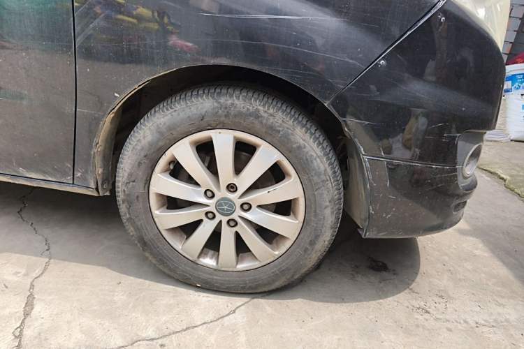 Used JAC Group Refine M5 2013 2.0T Gasoline Automatic Business Edition Right Front Wheel Hub