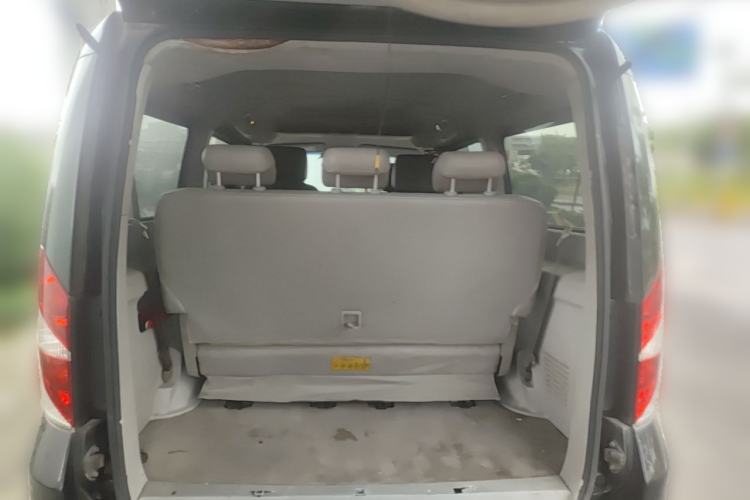 Used JAC Group Refine M5 2013 2.0T Gasoline Automatic Business Edition Trunk