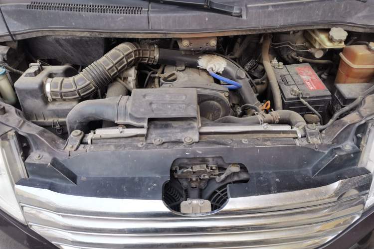 Used JAC Group Refine M5 2013 2.0T Gasoline Automatic Business Edition Engine Bay