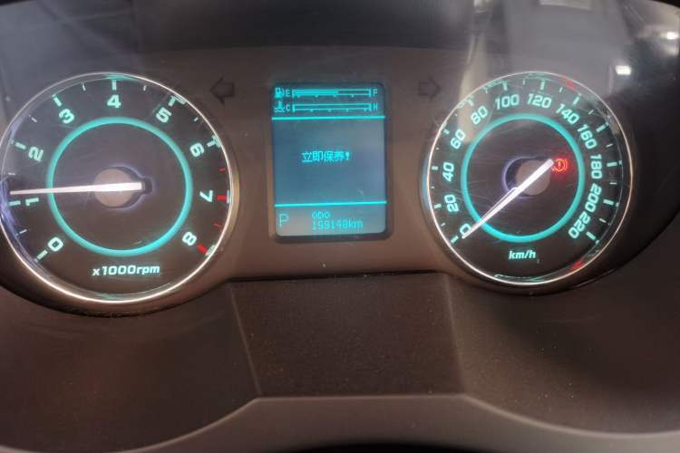 Used JAC Group Refine M5 2013 2.0T Gasoline Automatic Business Edition Odometer Close Up