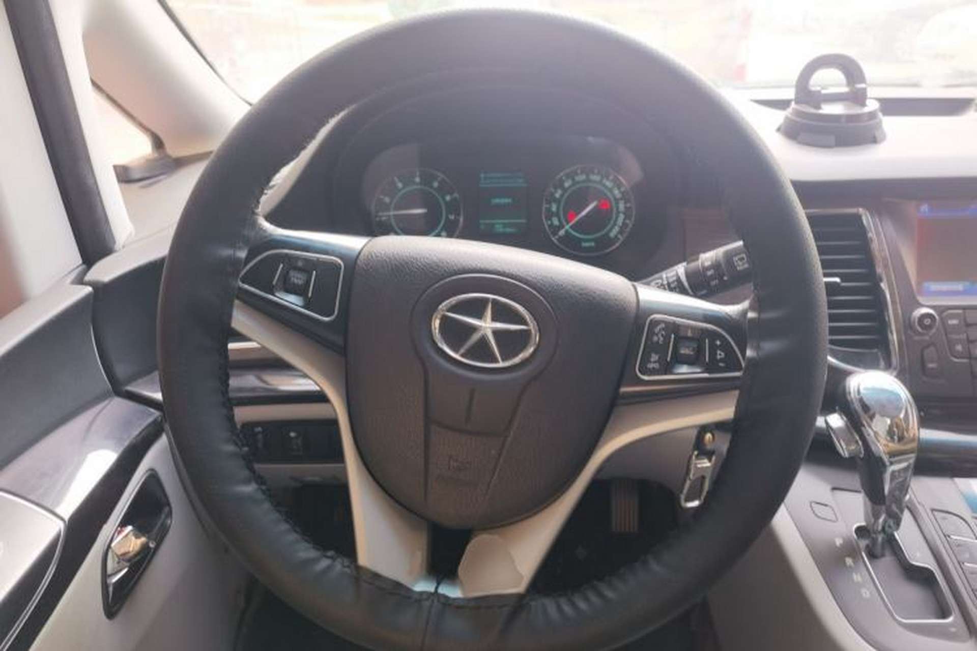 Used JAC Group Refine M5 2013 2.0T Gasoline Automatic Business Edition Steering Wheel