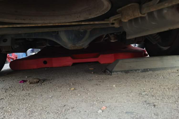 Used JAC Group Refine M5 2013 2.0T Gasoline Automatic Business Edition Chassis Rear