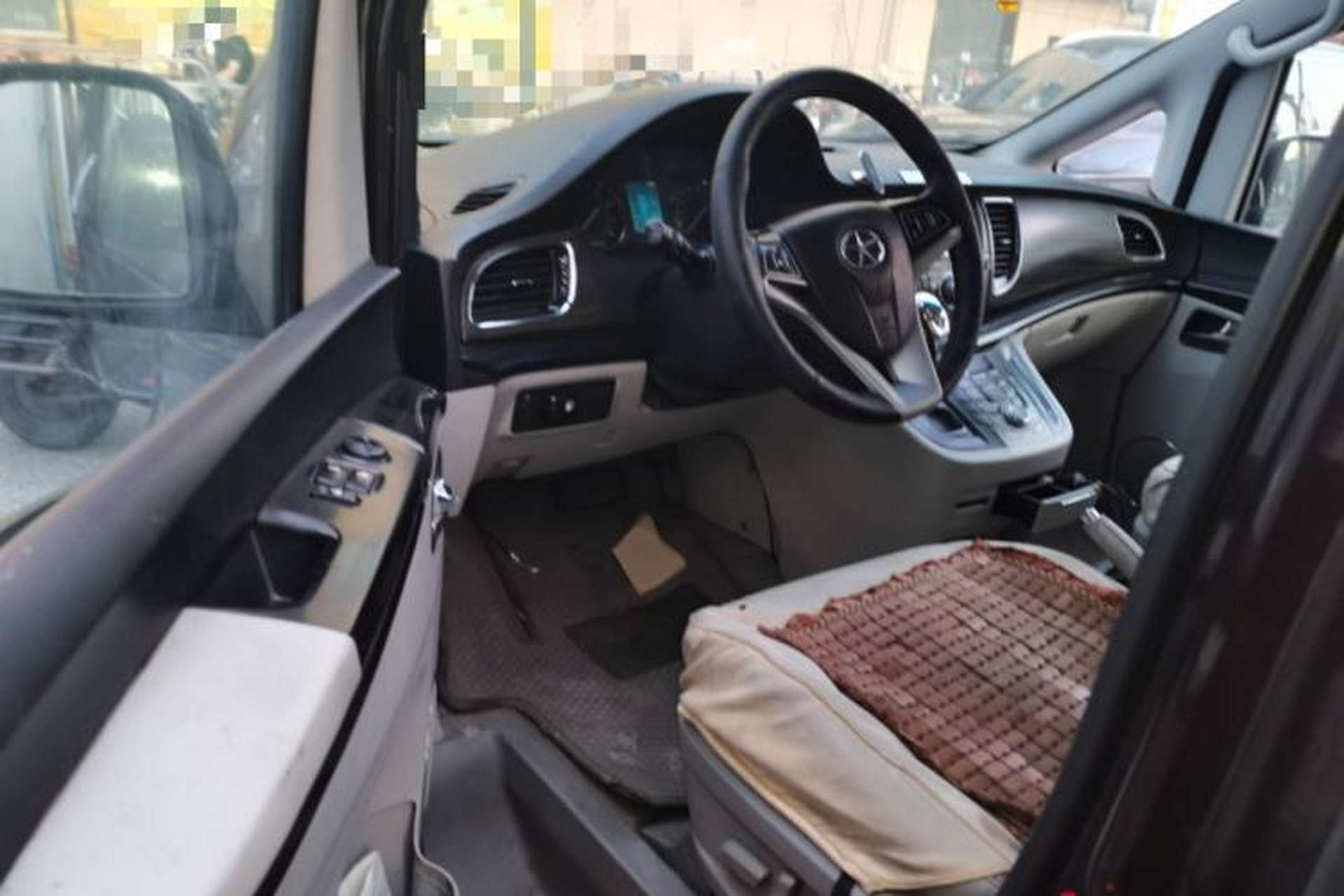 Used JAC Group Refine M5 2013 2.0T Gasoline Automatic Business Edition Driver Seat