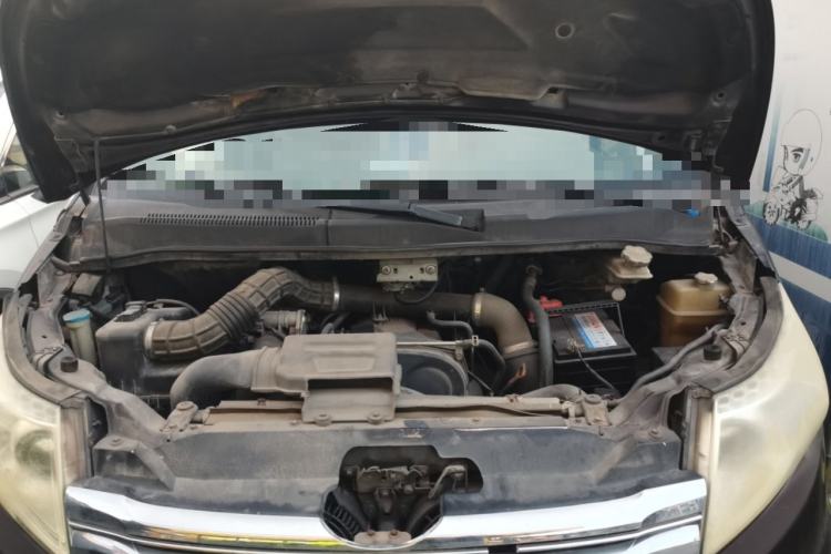 Used JAC Group Refine M5 2013 2.0T Gasoline Automatic Business Edition Engine Bay