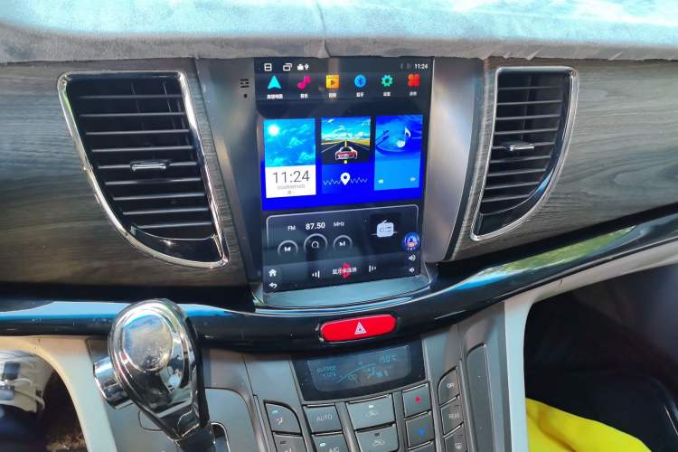 Used JAC Group Refine M5 2013 2.0T Gasoline Automatic Business Edition Audio And AC Panel