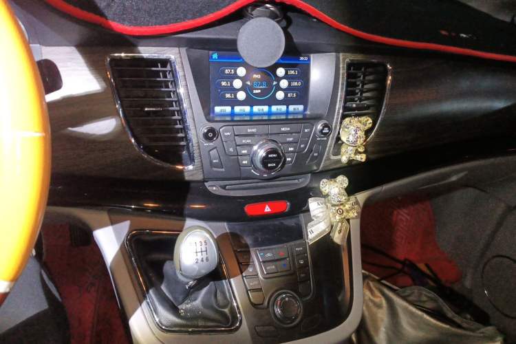 Used JAC Group Refine M5 2013 2.0T Gasoline Manual Business Edition Audio And AC Panel