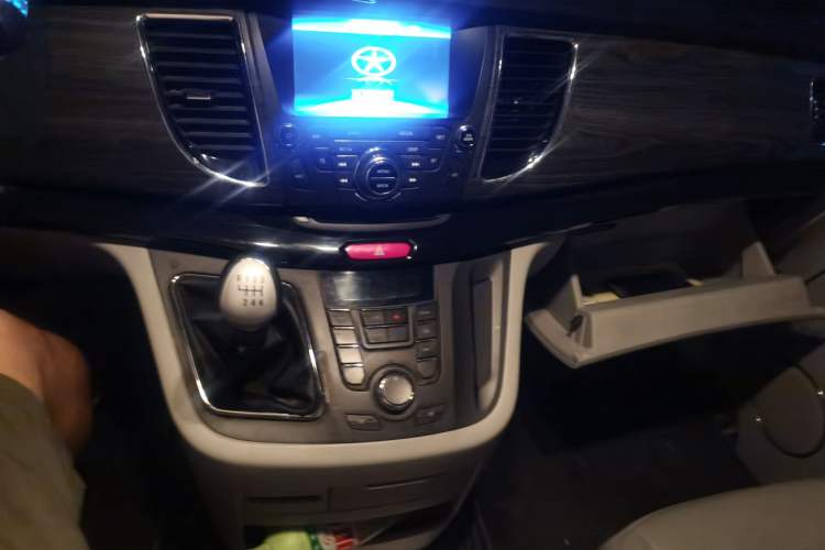 Used JAC Group Refine M5 2013 2.0T Gasoline Manual Business Edition Audio And AC Panel