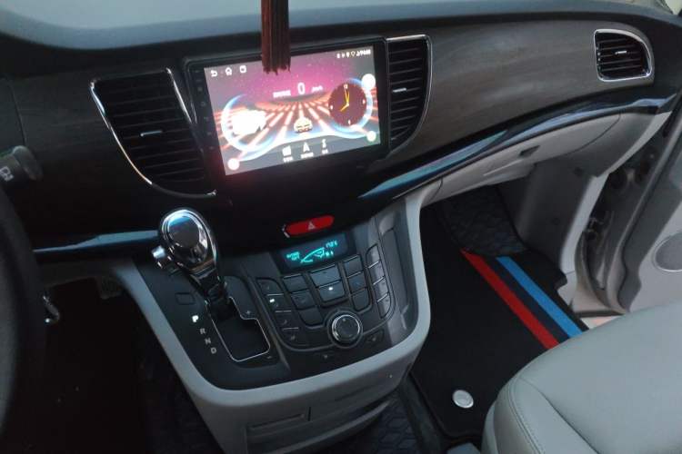 Used JAC Group Refine M5 2013 2.0T Gasoline Automatic Business Edition Audio And AC Panel