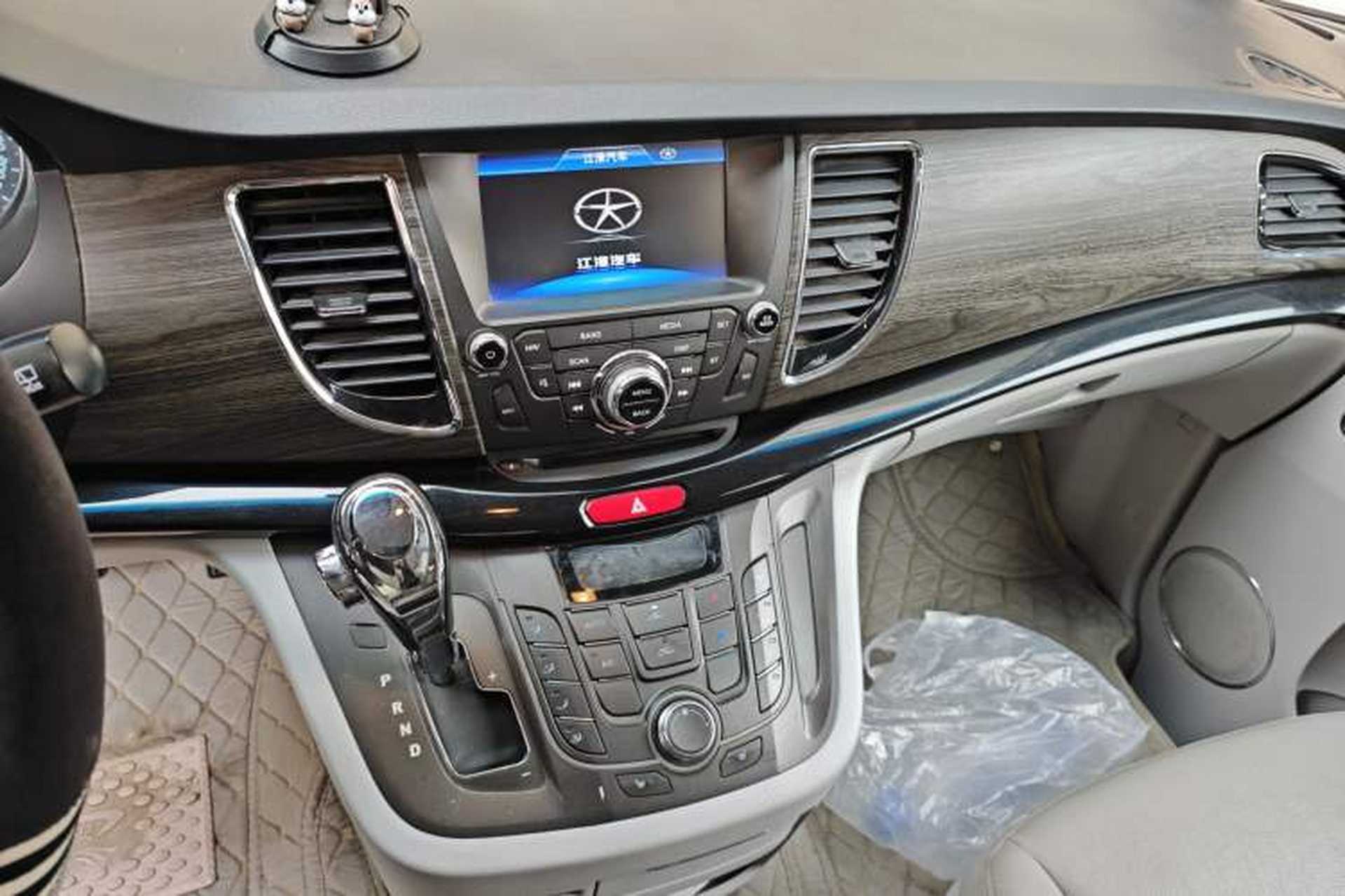 Used JAC Group Refine M5 2013 2.0T Gasoline Automatic Business Edition Audio And AC Panel