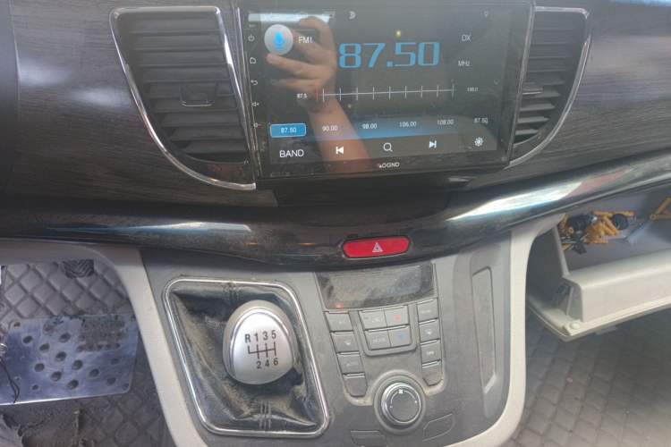 Used JAC Group Refine M5 2013 2.0T Gasoline Manual Business Edition Audio And AC Panel