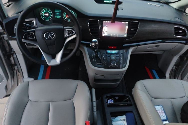 Used JAC Group Refine M5 2013 2.0T Gasoline Automatic Business Edition Center Console