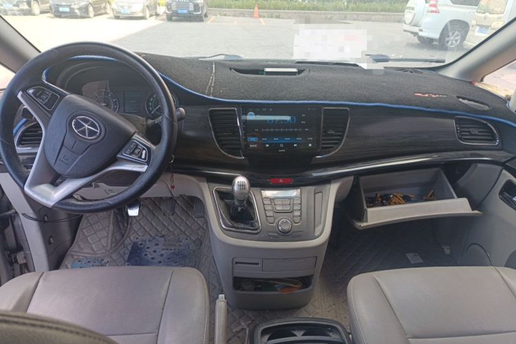 Used JAC Group Refine M5 2013 2.0T Gasoline Manual Business Edition Center Console