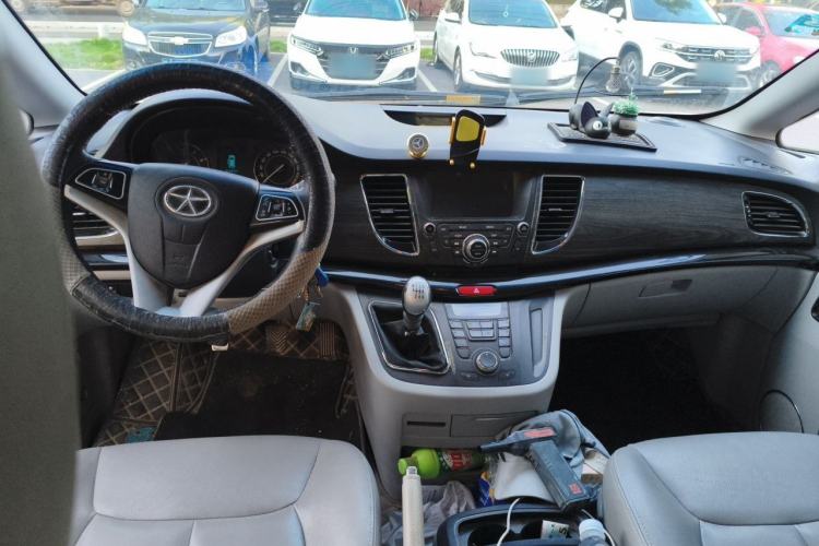 Used JAC Group Refine M5 2013 2.0T Gasoline Manual Business Edition Center Console
