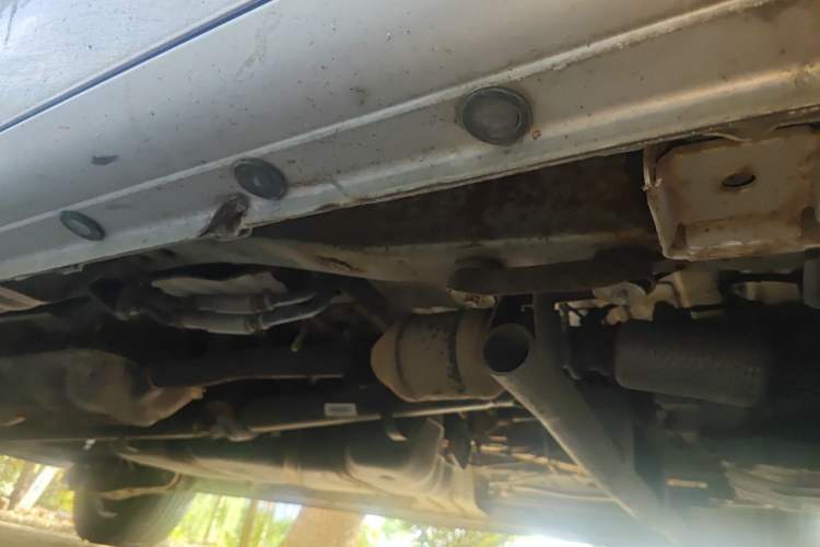 Used JAC Group Refine M5 2013 2.0T Gasoline Automatic Business Edition Chassis Front Right