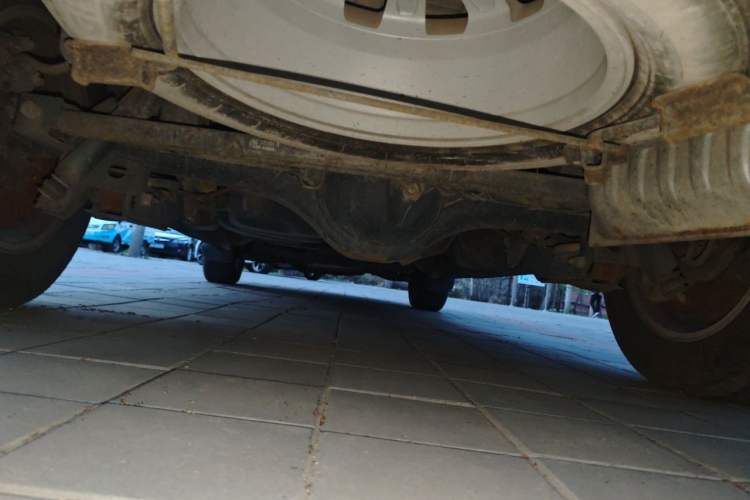 Used JAC Group Refine M5 2013 2.0T Gasoline Automatic Business Edition Chassis Rear
