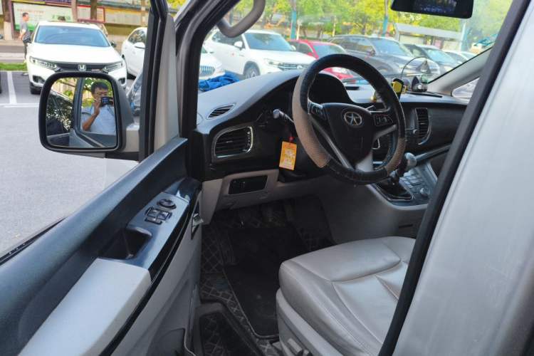 Used JAC Group Refine M5 2013 2.0T Gasoline Manual Business Edition Driver Seat
