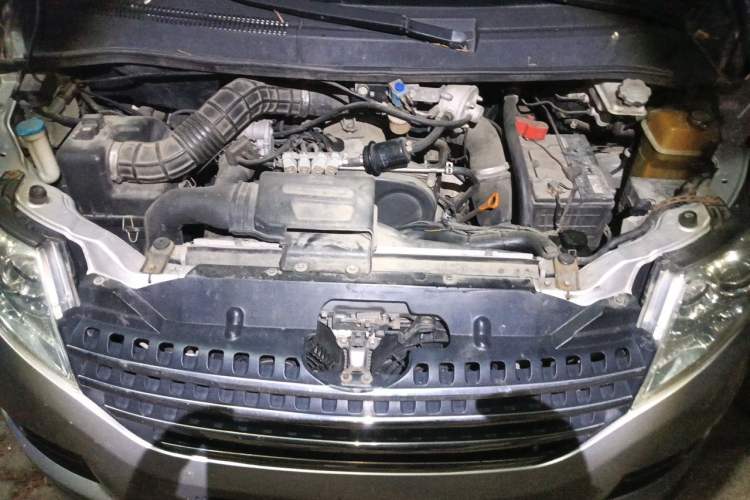 Used JAC Group Refine M5 2013 2.0T Gasoline Manual Business Edition Engine Bay
