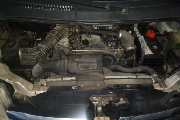 Used JAC Group Refine M5 2013 2.0T Gasoline Manual Business Edition Engine Bay