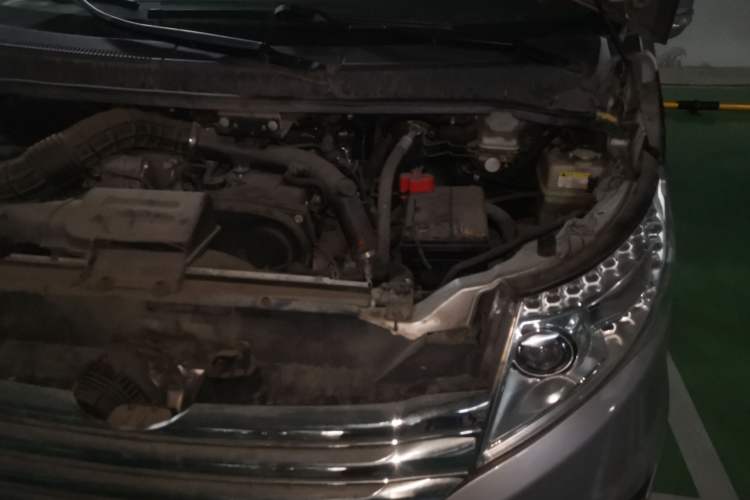 Used JAC Group Refine M5 2013 2.0T Gasoline Manual Business Edition Engine Bay Left