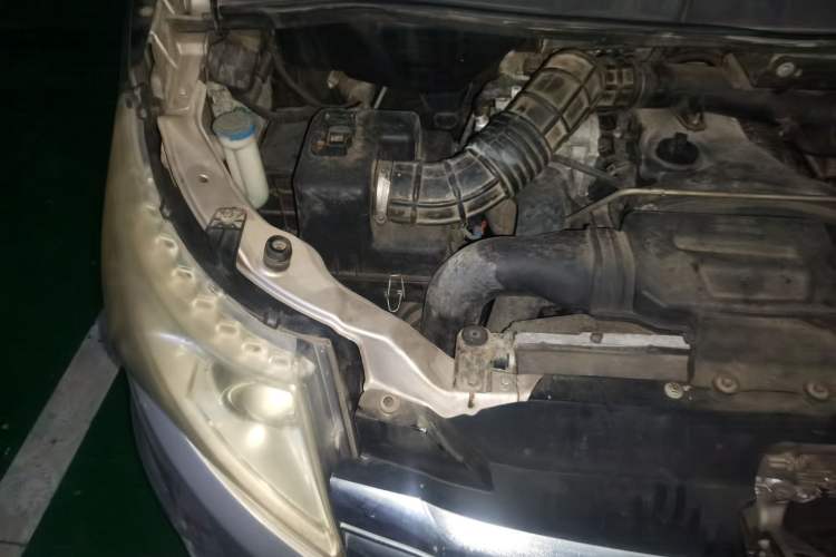Used JAC Group Refine M5 2013 2.0T Gasoline Manual Business Edition Engine Bay Right