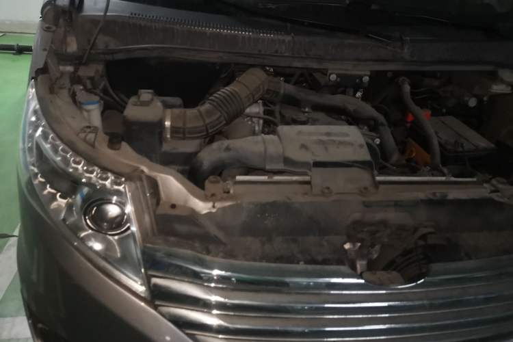 Used JAC Group Refine M5 2013 2.0T Gasoline Manual Business Edition Engine Bay Right