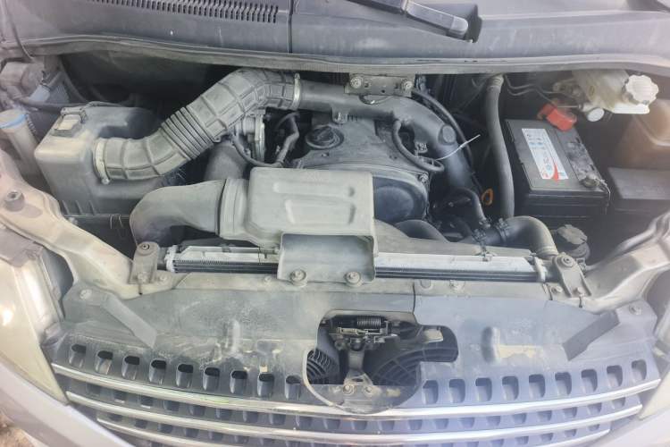 Used JAC Group Refine M5 2013 2.0T Gasoline Automatic Business Edition Engine Bay
