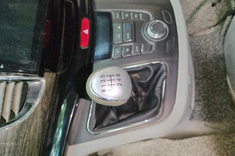 Used JAC Group Refine M5 2013 2.0T Gasoline Manual Business Edition Gear Lever