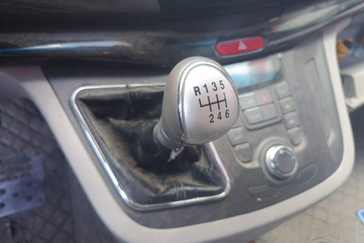 Used JAC Group Refine M5 2013 2.0T Gasoline Manual Business Edition Gear Lever