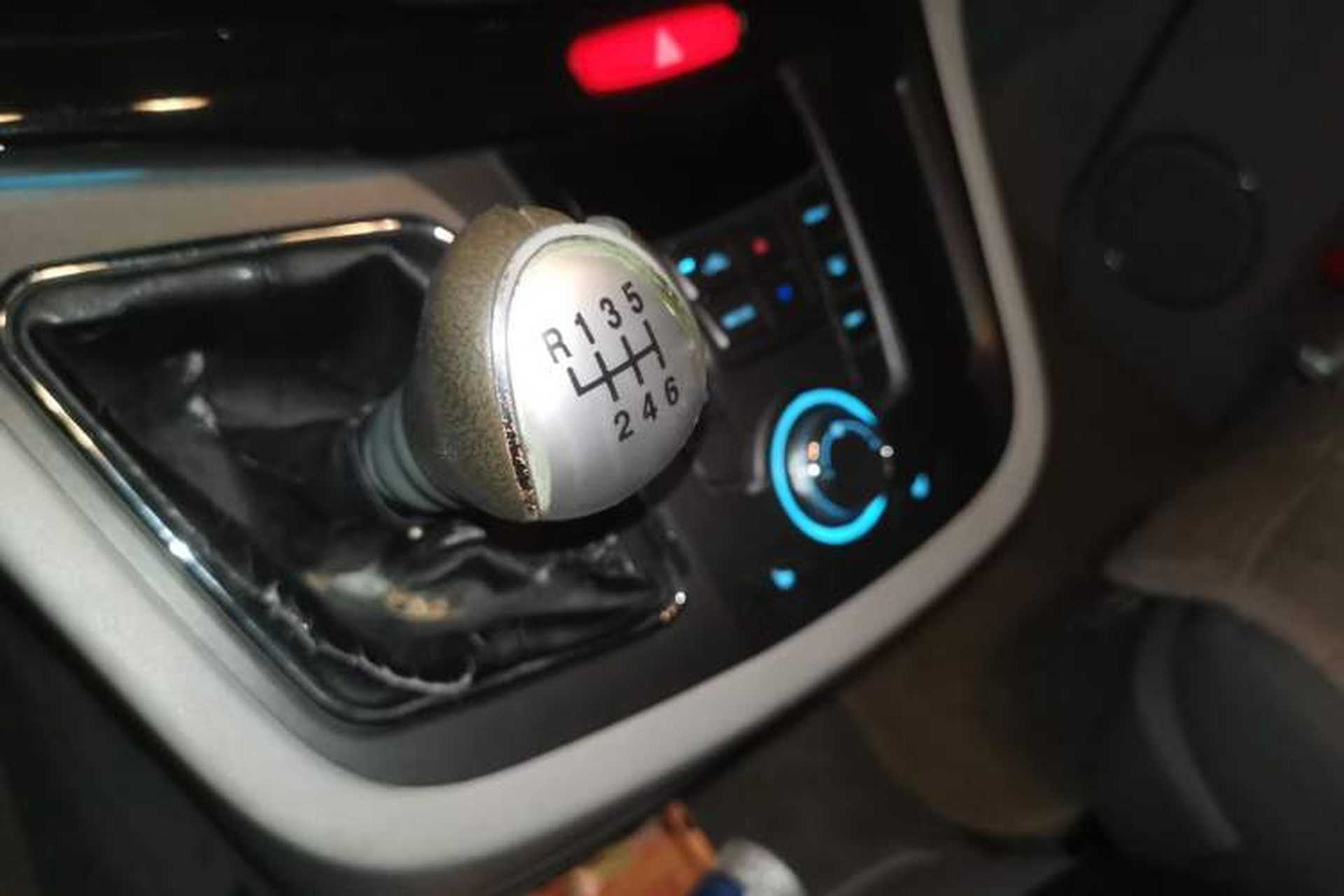 Used JAC Group Refine M5 2013 2.0T Gasoline Manual Business Edition Gear Lever