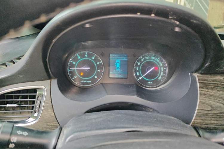 Used JAC Group Refine M5 2013 2.0T Gasoline Manual Business Edition Instrument Cluster