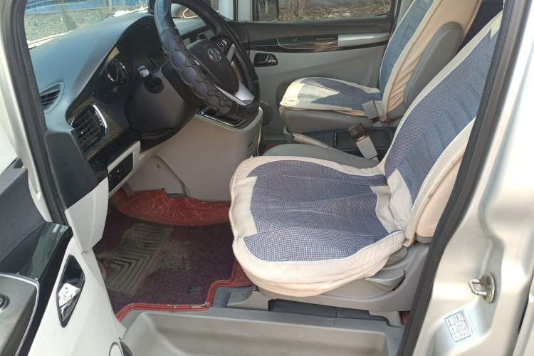 Used JAC Group Refine M5 2013 2.0T Gasoline Manual Business Edition Left Front Seat