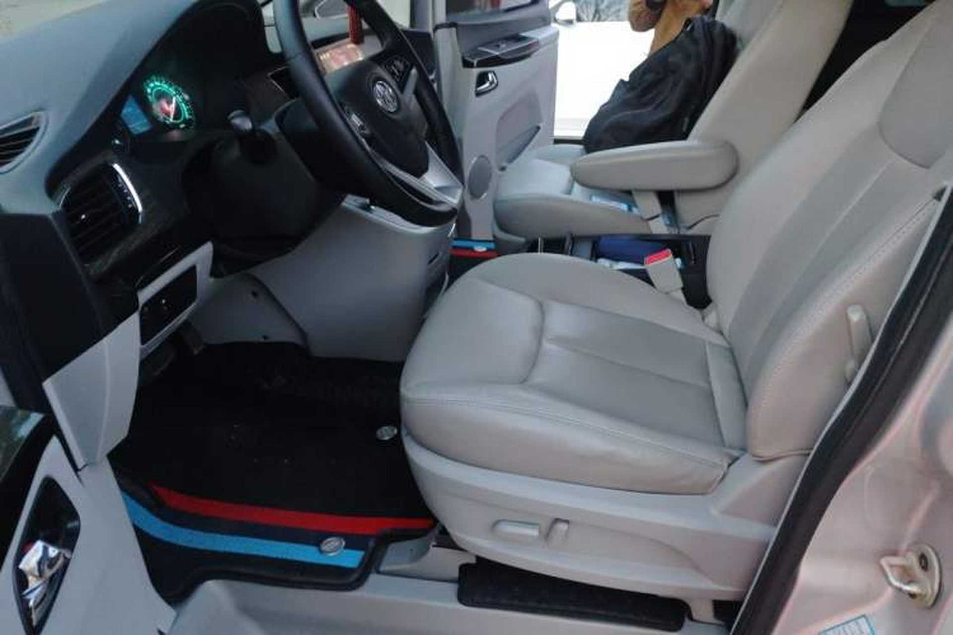 Used JAC Group Refine M5 2013 2.0T Gasoline Automatic Business Edition Left Front Seat