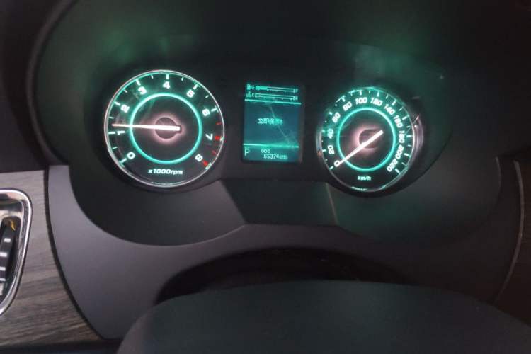 Used JAC Group Refine M5 2013 2.0T Gasoline Automatic Business Edition Odometer Close Up