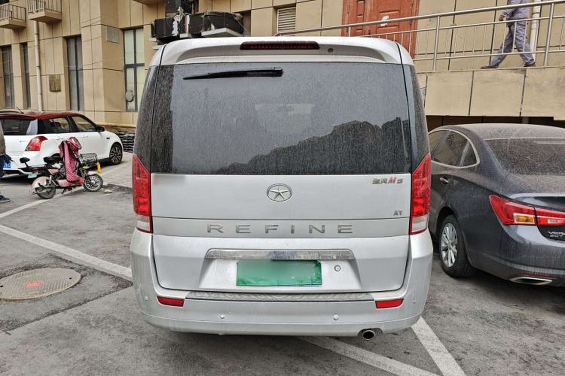 Used JAC Group Refine M5 2013 2.0T Gasoline Automatic Business Edition Rear